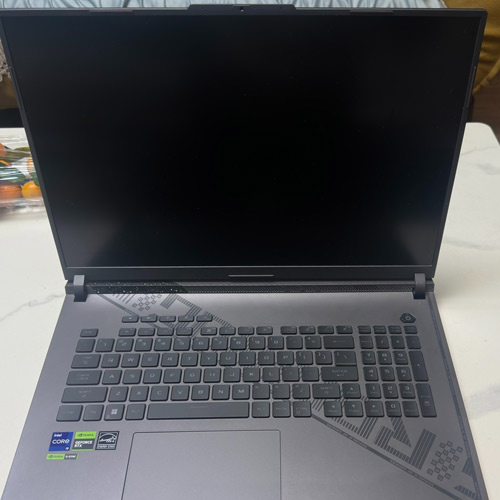 华硕ROG枪神7Plus 4070 18寸 高端游戏笔记